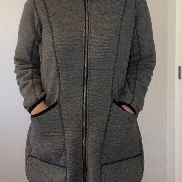 Eddie Bauer grey and black fleece jacket - Picture 2 of 6